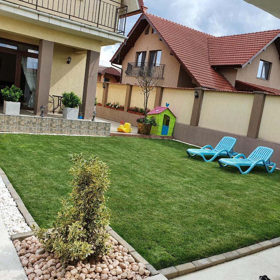 Vila De la Lugas Oradea Bagian luar foto