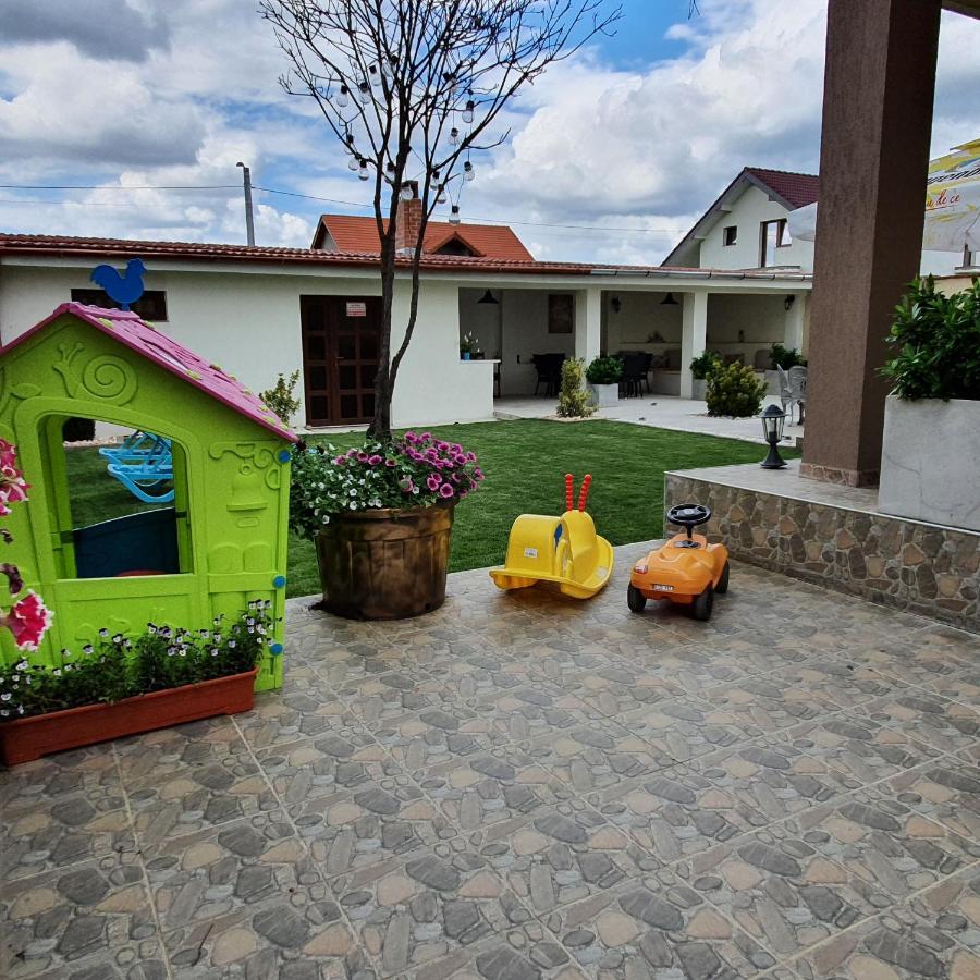 Vila De la Lugas Oradea Bagian luar foto