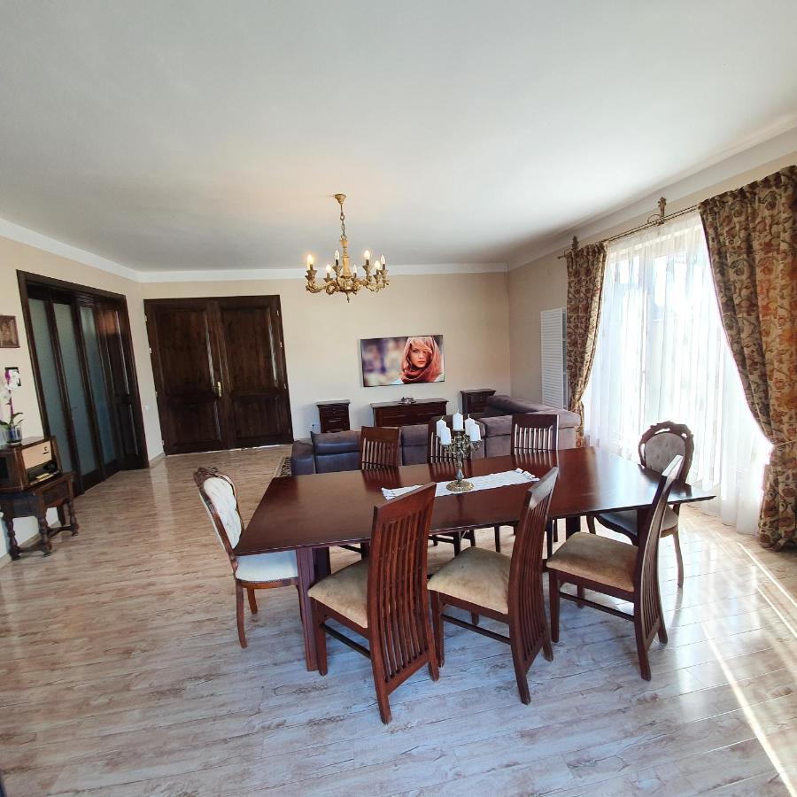Vila De la Lugas Oradea Bagian luar foto