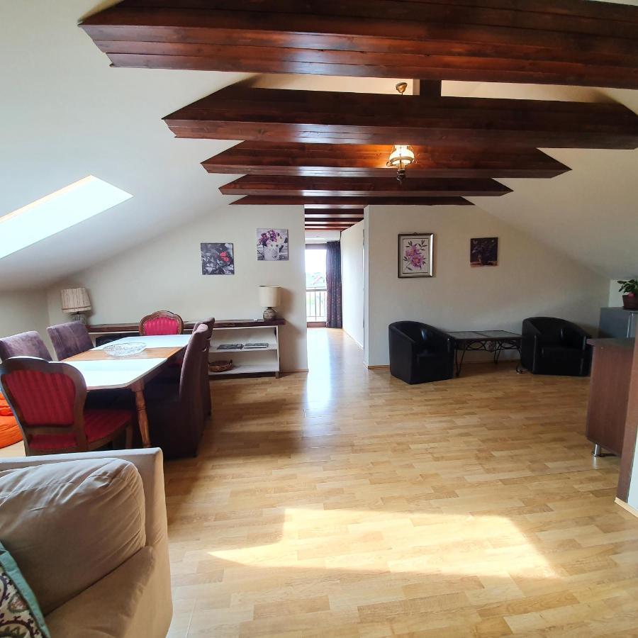 Vila De la Lugas Oradea Bagian luar foto