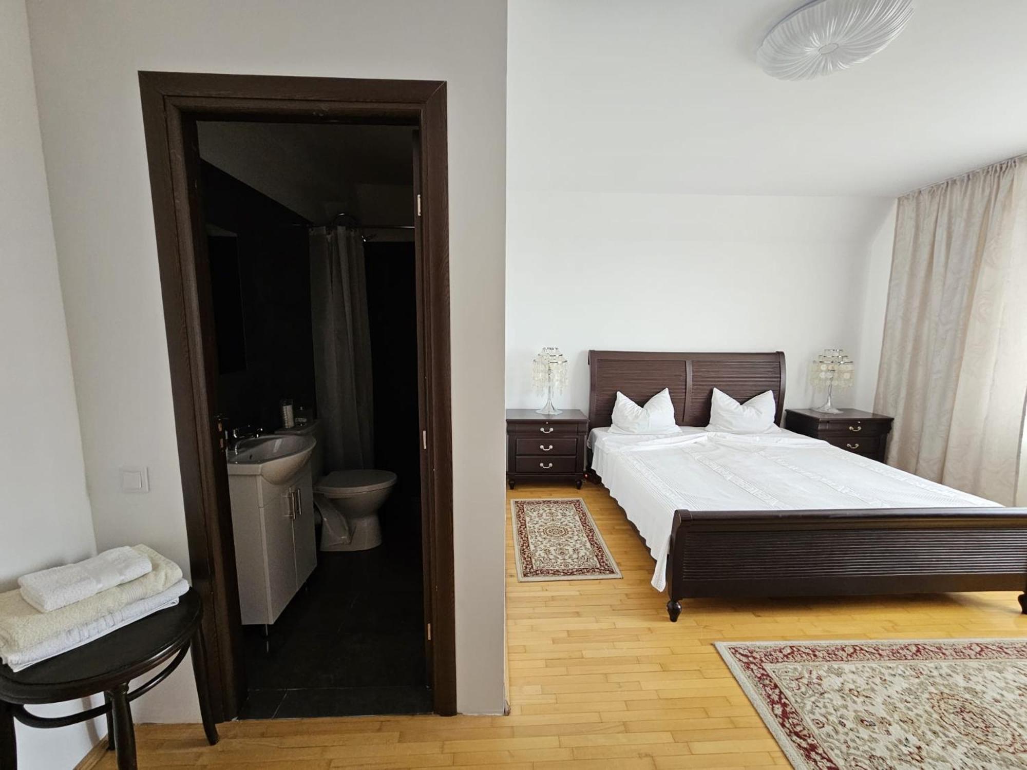 Vila De la Lugas Oradea Bagian luar foto