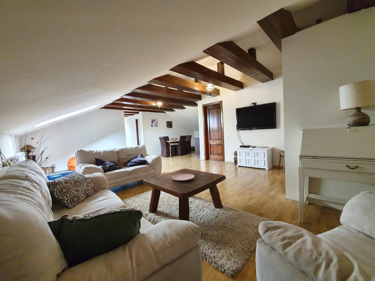 Vila De la Lugas Oradea Bagian luar foto