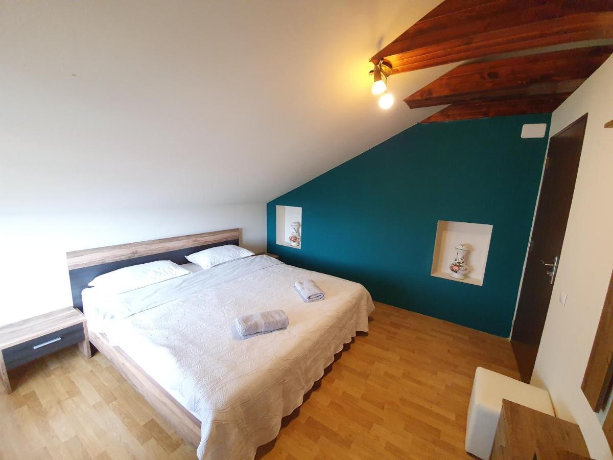Vila De la Lugas Oradea Bagian luar foto
